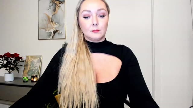 Gallery image thumbnail from Mi_Ha's myfreecams stream on, 12/05/2022, 16:15 image 14 of 20