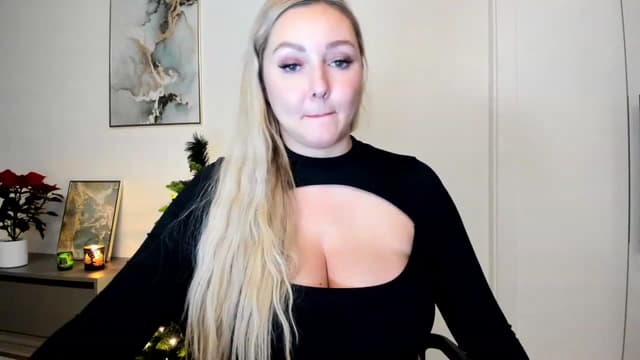 Gallery image thumbnail from Mi_Ha's myfreecams stream on, 12/05/2022, 23:15 image 15 of 20