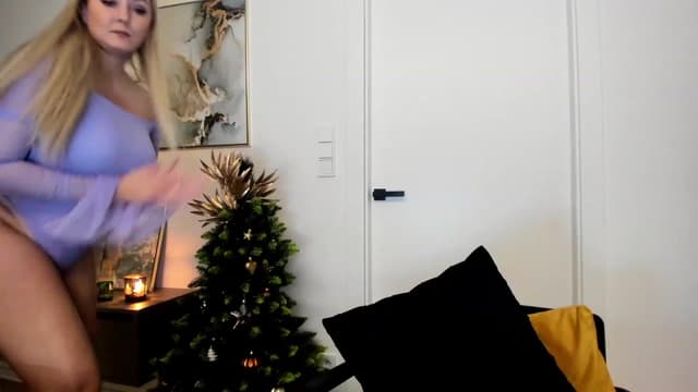 Gallery image thumbnail from Mi_Ha's myfreecams stream on, 12/06/2022, 16:31 image 19 of 20