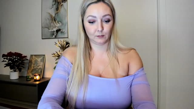 Gallery image thumbnail from Mi_Ha's myfreecams stream on, 12/06/2022, 17:22 image 3 of 20