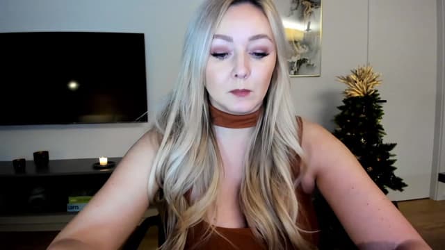 Gallery image thumbnail from Mi_Ha's myfreecams stream on, 12/09/2022, 15:35 image 2 of 20