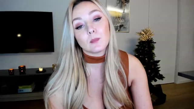 Gallery image thumbnail from Mi_Ha's myfreecams stream on, 12/09/2022, 17:40 image 11 of 20