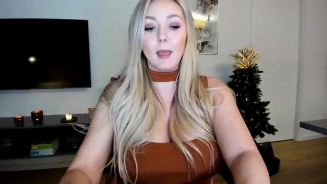 Gallery image thumbnail from Mi_Ha's myfreecams stream on, 12/09/2022, 17:40 image 12 of 20