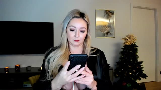 Gallery image thumbnail from Mi_Ha's myfreecams stream on, 12/10/2022, 16:56 image 13 of 20