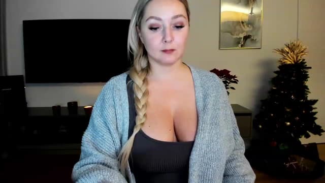 Gallery image thumbnail from Mi_Ha's myfreecams stream on, 12/12/2022, 21:48 image 17 of 20