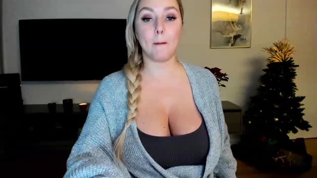 Gallery image thumbnail from Mi_Ha's myfreecams stream on, 12/12/2022, 21:48 image 8 of 20