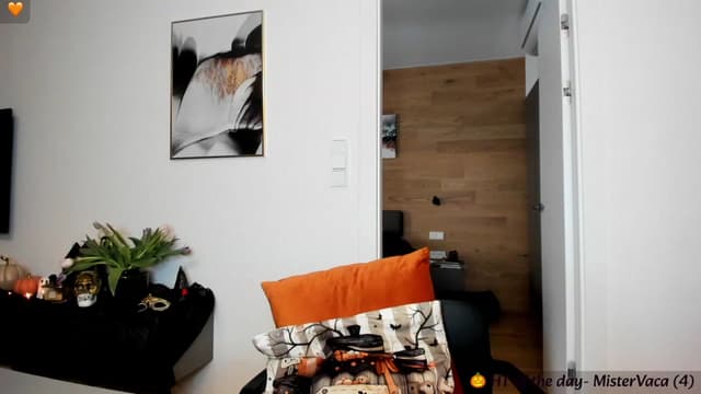 Gallery image thumbnail from Mi_Ha's myfreecams stream on, 10/06/2023, 14:42 image 17 of 20