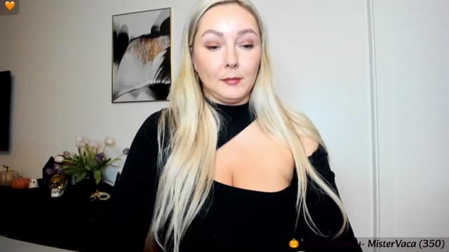 Gallery image thumbnail from Mi_Ha's myfreecams stream on, 10/09/2023, 16:59 image 6 of 20