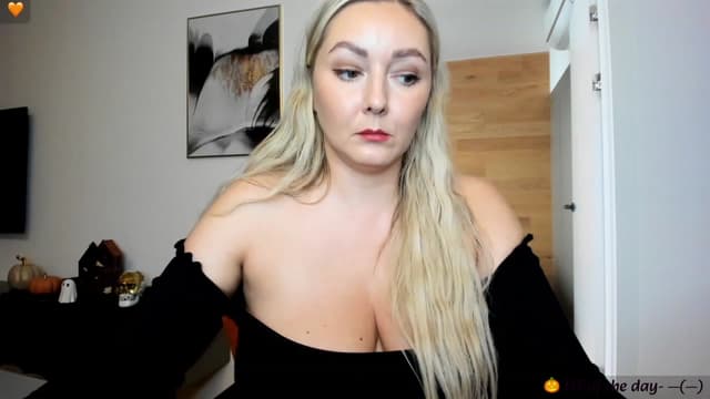 Gallery image thumbnail from Mi_Ha's myfreecams stream on, 10/13/2023, 13:48 image 7 of 20