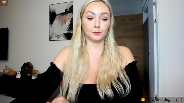 Gallery image thumbnail from Mi_Ha's myfreecams stream on, 10/13/2023, 13:48 image 16 of 20