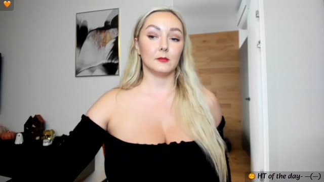 Gallery image thumbnail from Mi_Ha's myfreecams stream on, 10/13/2023, 14:34 image 8 of 20