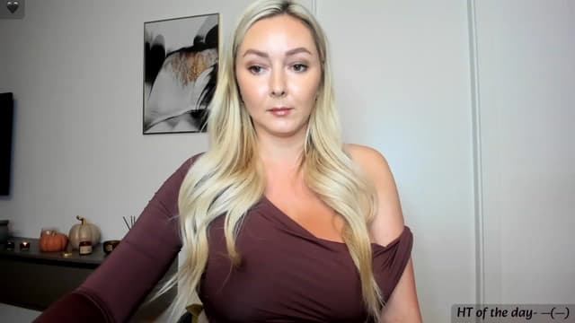 Gallery image thumbnail from Mi_Ha's myfreecams stream on, 11/02/2023, 16:12 image 5 of 20