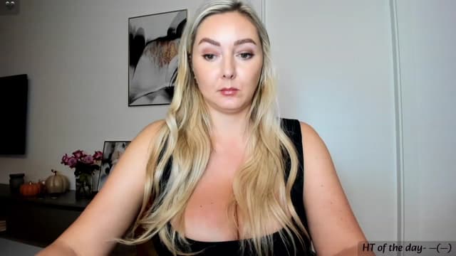 Gallery image thumbnail from Mi_Ha's myfreecams stream on, 11/08/2023, 15:27 image 8 of 20