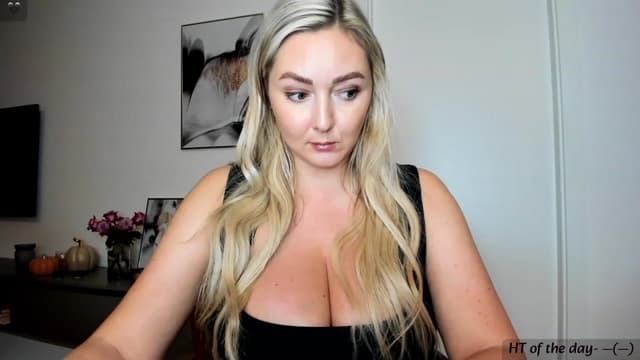 Gallery image thumbnail from Mi_Ha's myfreecams stream on, 11/08/2023, 15:27 image 17 of 20
