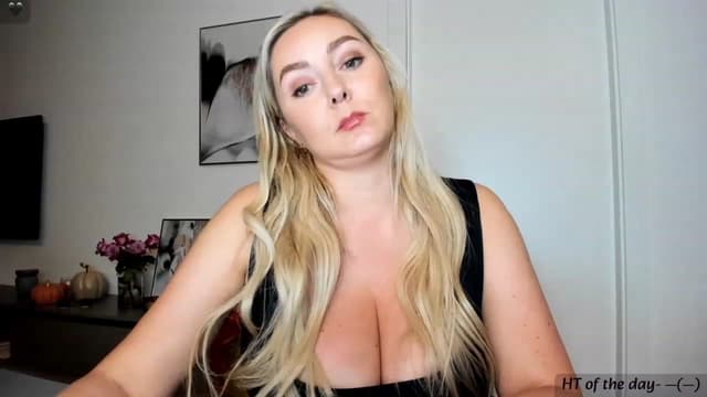 Gallery image thumbnail from Mi_Ha's myfreecams stream on, 11/08/2023, 15:27 image 10 of 20