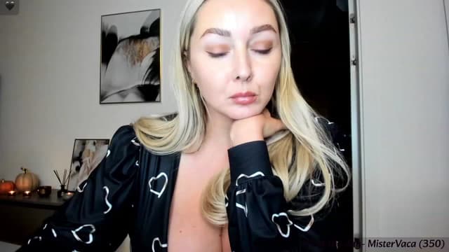 Gallery image thumbnail from Mi_Ha's myfreecams stream on, 11/13/2023, 23:36 image 3 of 20