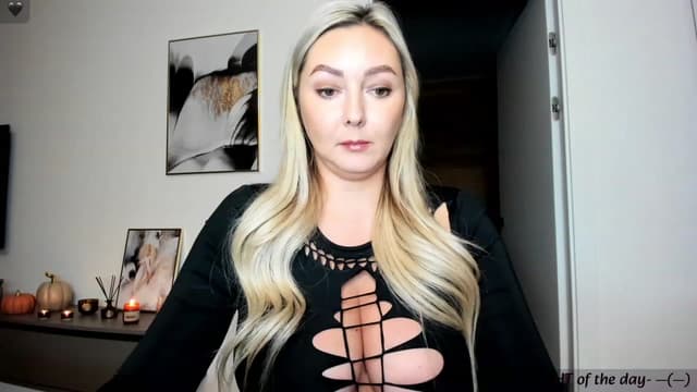 Gallery image thumbnail from Mi_Ha's myfreecams stream on, 11/15/2023, 16:18 image 1 of 20