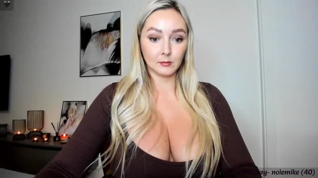 Gallery image thumbnail from Mi_Ha's myfreecams stream on, 11/16/2023, 16:34 image 11 of 20