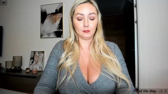 Gallery image thumbnail from Mi_Ha's myfreecams stream on, 11/17/2023, 15:39 image 10 of 20