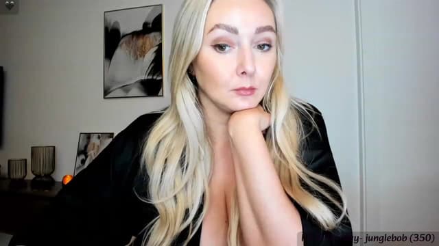 Gallery image thumbnail from Mi_Ha's myfreecams stream on, 11/19/2023, 16:29 image 14 of 20