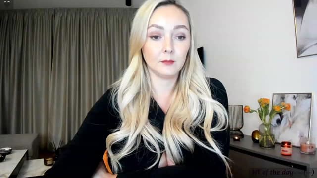 Gallery image thumbnail from Mi_Ha's myfreecams stream on, 11/21/2023, 16:10 image 4 of 20