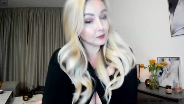 Gallery image thumbnail from Mi_Ha's myfreecams stream on, 11/21/2023, 21:46 image 5 of 20