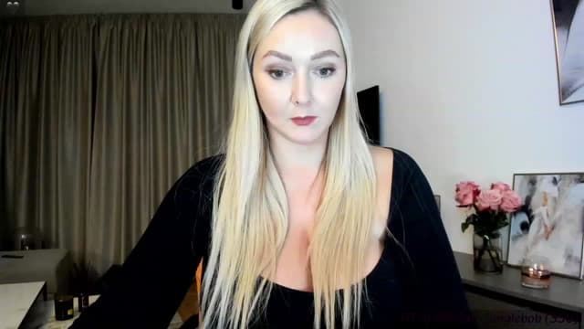 Gallery image thumbnail from Mi_Ha's myfreecams stream on, 11/27/2023, 16:30 image 10 of 20