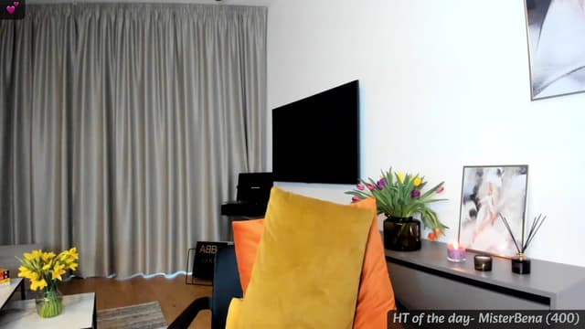 Gallery image thumbnail from Mi_Ha's myfreecams stream on, 03/08/2024, 16:44 image 12 of 20