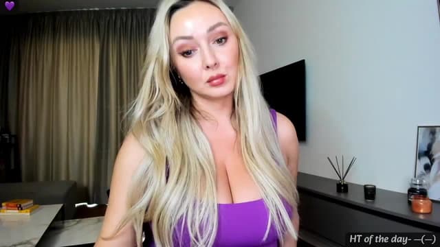 Gallery image thumbnail from Mi_Ha's myfreecams stream on, 06/05/2024, 14:22 image 4 of 20