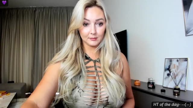 Gallery image thumbnail from Mi_Ha's myfreecams stream on, 07/08/2024, 13:35 image 6 of 20
