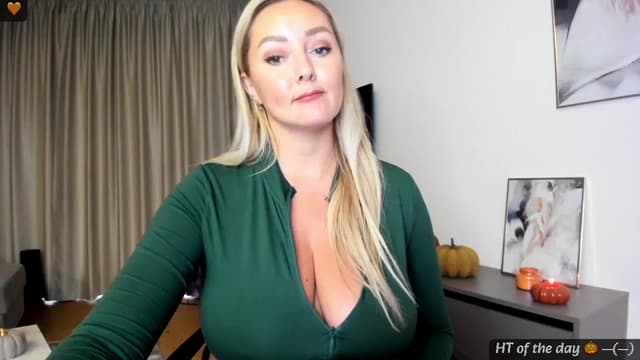 Gallery image thumbnail from Mi_Ha's myfreecams stream on, 09/12/2024, 15:14 image 9 of 20