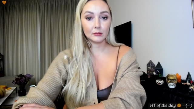 Gallery image thumbnail from Mi_Ha's myfreecams stream on, 10/23/2024, 12:19 image 14 of 20