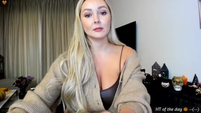 Gallery image thumbnail from Mi_Ha's myfreecams stream on, 10/23/2024, 12:19 image 4 of 20