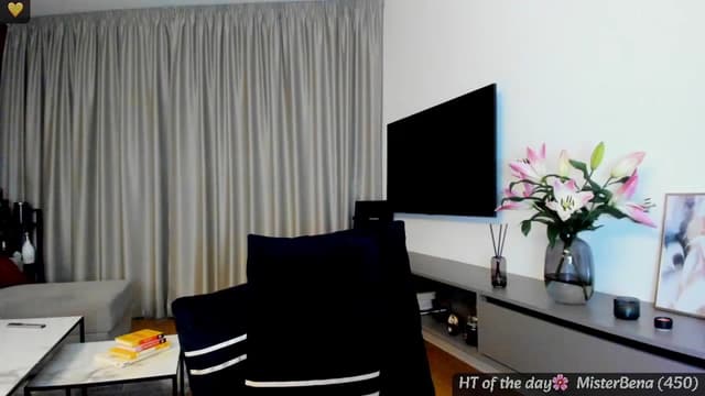 Gallery image thumbnail from Mi_Ha's myfreecams stream on, 05/28/2025, 16:44 image 6 of 20