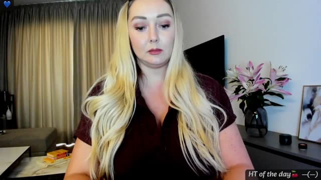 Gallery image thumbnail from Mi_Ha's myfreecams stream on, 06/03/2025, 15:22 image 9 of 20