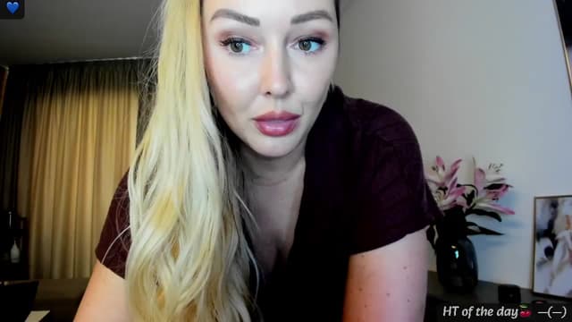 Gallery image thumbnail from Mi_Ha's myfreecams stream on, 06/03/2025, 15:22 image 12 of 20