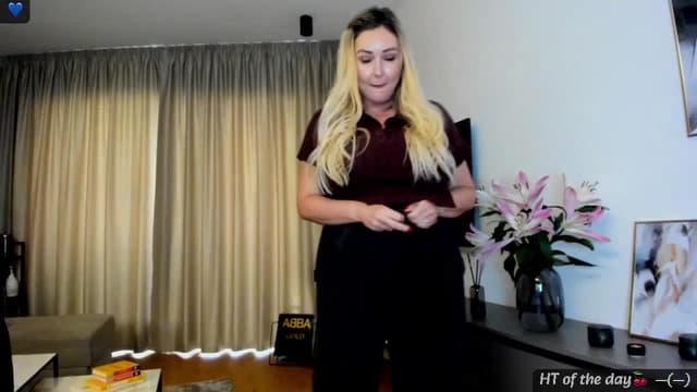 Gallery image thumbnail from Mi_Ha's myfreecams stream on, 06/03/2025, 15:22 image 20 of 20