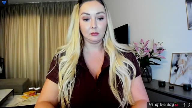 Gallery image thumbnail from Mi_Ha's myfreecams stream on, 06/03/2025, 15:22 image 19 of 20