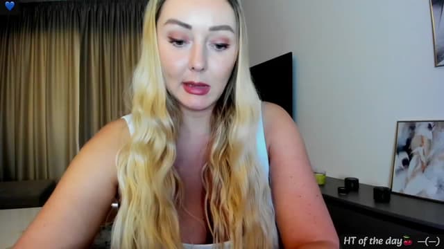 Gallery image thumbnail from Mi_Ha's myfreecams stream on, 06/06/2025, 15:39 image 2 of 20