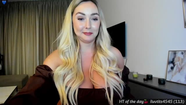 Gallery image thumbnail from Mi_Ha's myfreecams stream on, 06/10/2025, 16:35 image 1 of 20