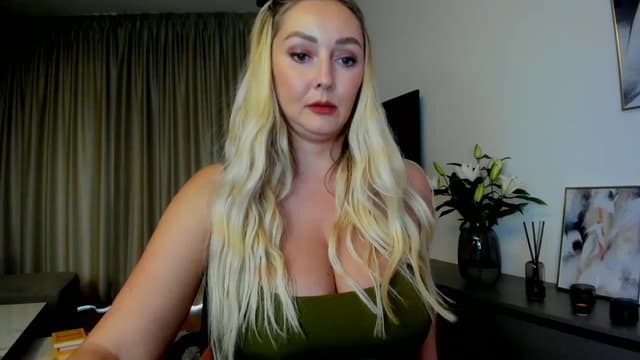 Gallery image thumbnail from Mi_Ha's myfreecams stream on, 07/14/2025, 14:53 image 16 of 20