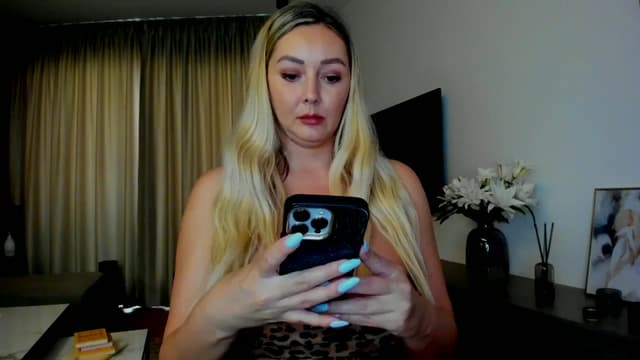 Gallery image thumbnail from Mi_Ha's myfreecams stream on, 07/18/2025, 14:30 image 6 of 20
