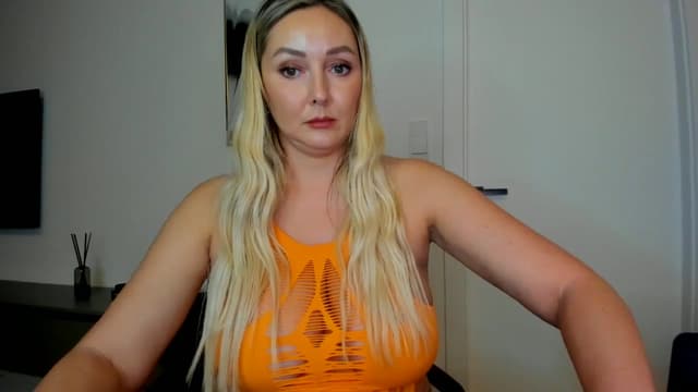 Gallery image thumbnail from Mi_Ha's myfreecams stream on, 08/08/2025, 14:57 image 10 of 20
