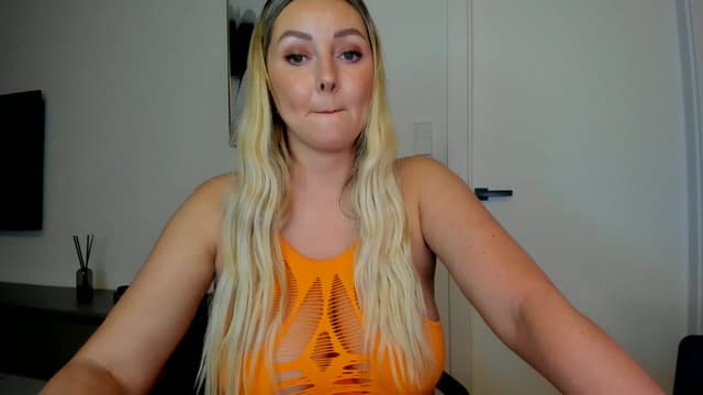 Gallery image thumbnail from Mi_Ha's myfreecams stream on, 08/08/2025, 14:57 image 11 of 20
