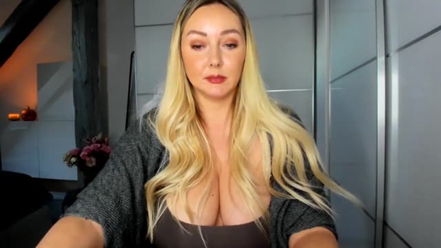 Gallery image thumbnail from Mi_Ha's myfreecams stream on, 09/29/2025, 16:22 image 20 of 20