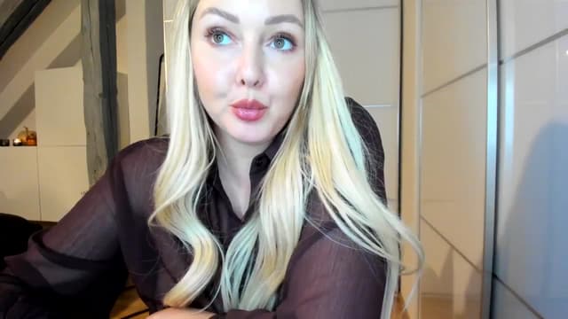 Gallery image thumbnail from Mi_Ha's myfreecams stream on, 10/05/2025, 21:10 image 14 of 20