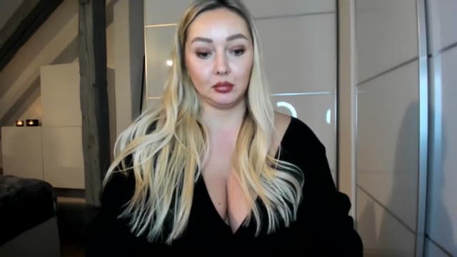 Gallery image thumbnail from Mi_Ha's myfreecams stream on, 11/11/2025, 22:28 image 15 of 20