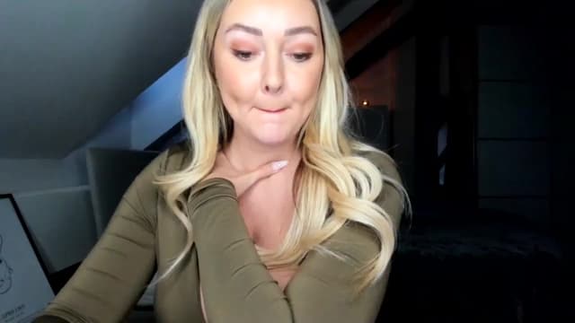 Gallery image thumbnail from Mi_Ha's myfreecams stream on, 12/27/2025, 15:51 image 12 of 20