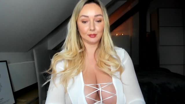 Gallery image thumbnail from Mi_Ha's myfreecams stream on, 12/30/2025, 16:48 image 16 of 20