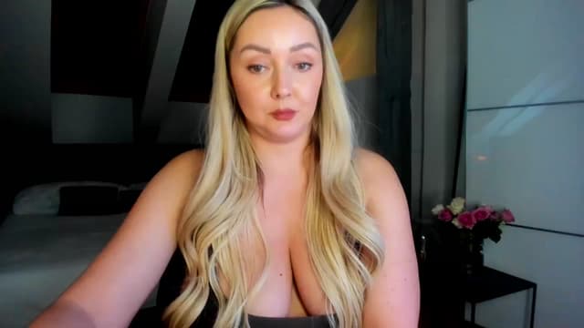 Gallery image thumbnail from Mi_Ha's myfreecams stream on, 03/10/2026, 17:04 image 4 of 20